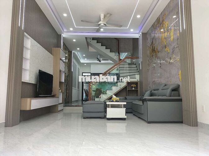   cho thuê gấp nội thất cao cấp có luôn nồi xong bát đĩa  vào ở thôi ạ