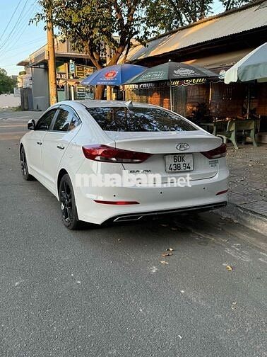 Hyundai Elantra 2017 Trắng 77000 km
