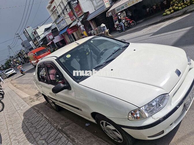 Fiat Siena 1.6 bản đủ Trắng 4-5 chỗ
