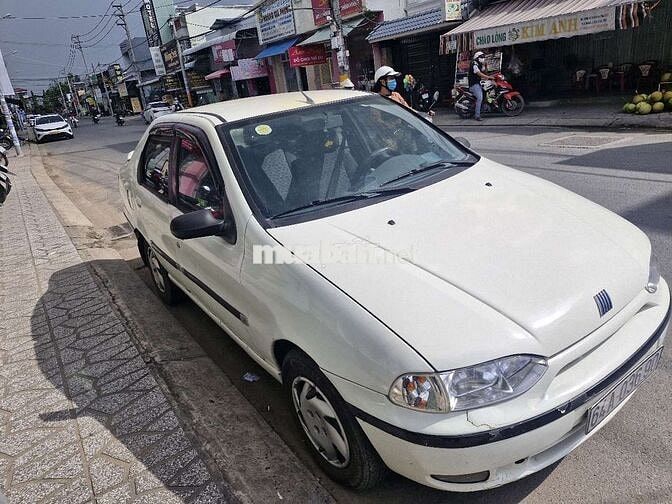 Fiat Siena 1.6 bản đủ Trắng 4-5 chỗ