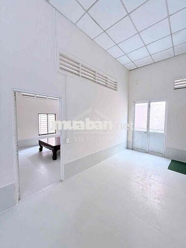 Cho thuê nhà trống suốt 300m2 hẻm đường Trần Quang Diệu, Gần BV Tâm Mi