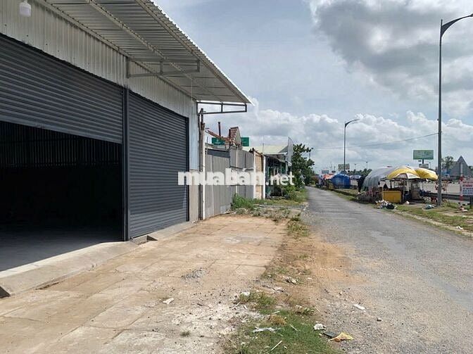 Cần cho thuê mặt bằng mua bán, làm kho khu vực gần cầu Cần thơ