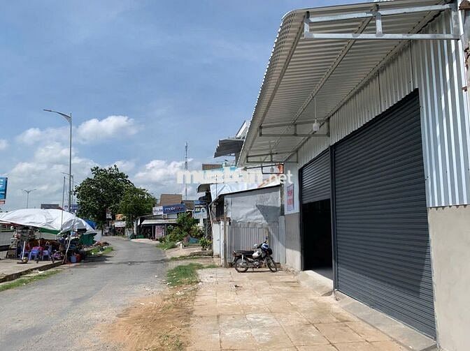 Cần cho thuê mặt bằng mua bán, làm kho khu vực gần cầu Cần thơ