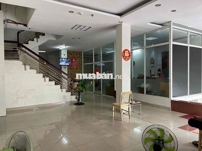 Cho thuê Mặt Bằng trệt + văn phòng lầu 2