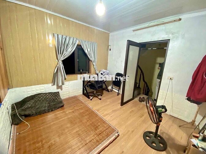 Sốc ! Hơn 4 tỷ có nhà sổ đỏ phố Hoàng Mai-40m oto tránh-22m*5T;3NKK