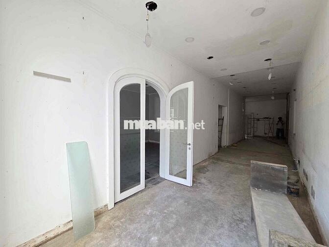Ngang 12m - Biệt Thự Sân Vườn Đường Phan Kế Bính Quận 1