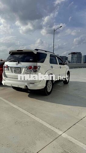 Toyota Fortuner Sportivo 2.7V AT 2014 Trắng