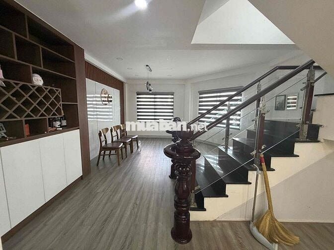 CHO THUÊ NHÀ MẶT TIỀN ĐƯỜNG SỐ 18 P8 GÒ VẤP GẦN CV LÀNG HOA