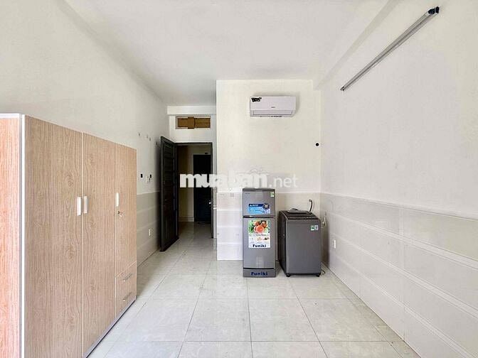 Cho Thuê Căn Hộ Bancol Máy Giặt Riêng Rộng 25m2 Ngay Cao Thắng Q10