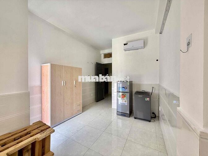 Cho Thuê Căn Hộ Bancol Máy Giặt Riêng Rộng 25m2 Ngay Cao Thắng Q10