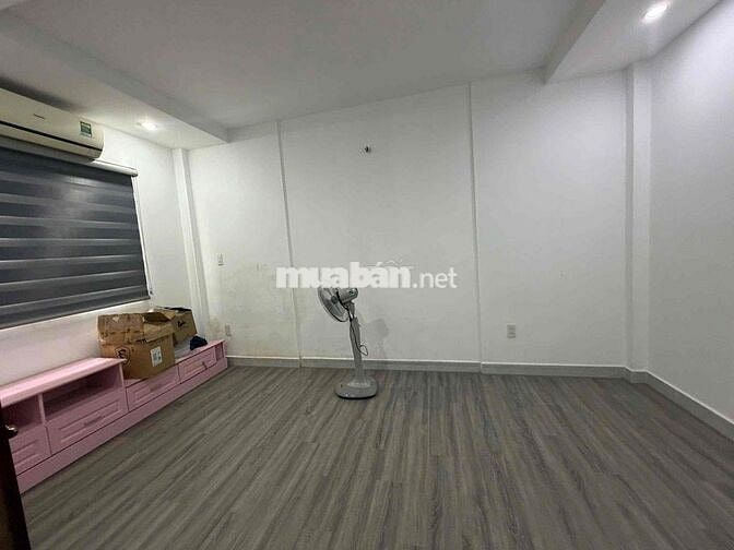CHO THUÊ NHÀ MẶT TIỀN ĐƯỜNG SỐ 18 P8 GÒ VẤP GẦN CV LÀNG HOA
