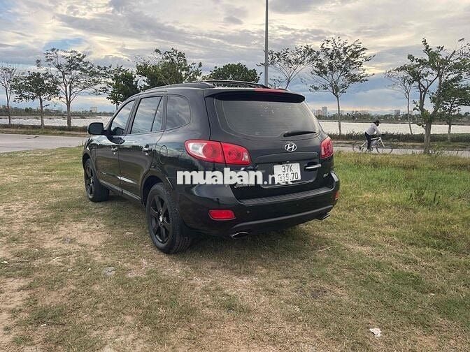 Hyundai Santa Fe Tự động màu Đen