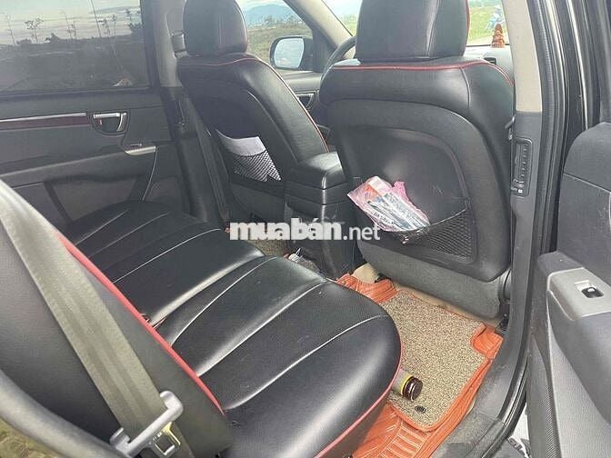 Hyundai Santa Fe Tự động màu Đen