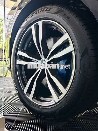 BMW X7 LCI xDrive40i M Sport 2026 Xanh