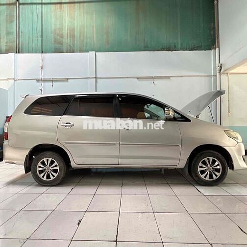 Toyota Innova 2012 Số sàn Bạc