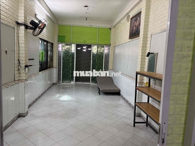 cho thuê phòng trống lầu 01, có ban công, toilet riêng biệt