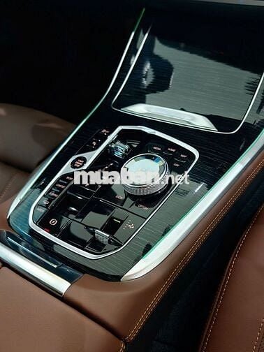 BMW X7 LCI xDrive40i M Sport 2026 Xanh