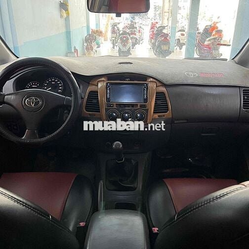Toyota Innova 2012 Số sàn Bạc