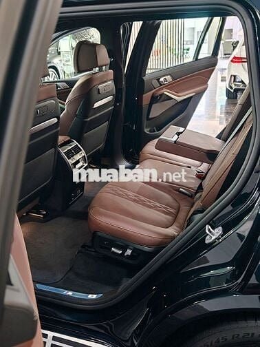 BMW X7 LCI xDrive40i M Sport 2026 Xanh