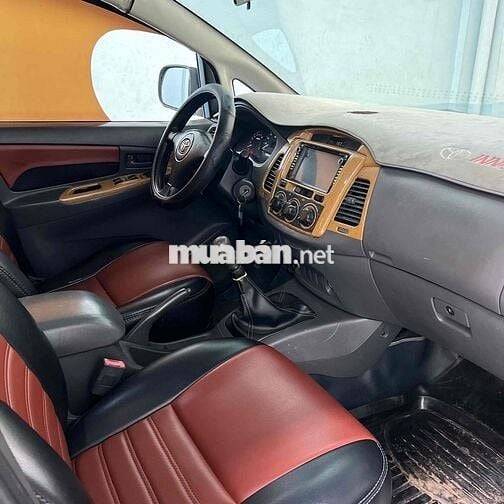 Toyota Innova 2012 Số sàn Bạc