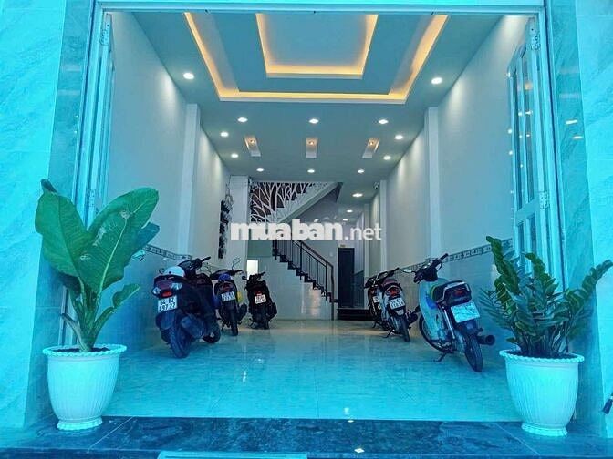 GẦN ĐH HUIT EON MALL CỬA SỔ THOÁNG MÁT