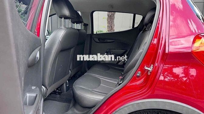 VinFast Fadil 2021 đỏ
