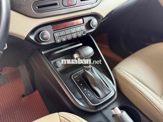 Kia Rondo Deluxe 2020 Số tự động Trắng