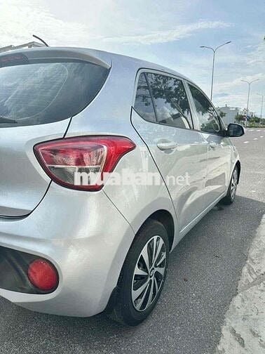 Hyundai i10 2017 Số sàn Bạc