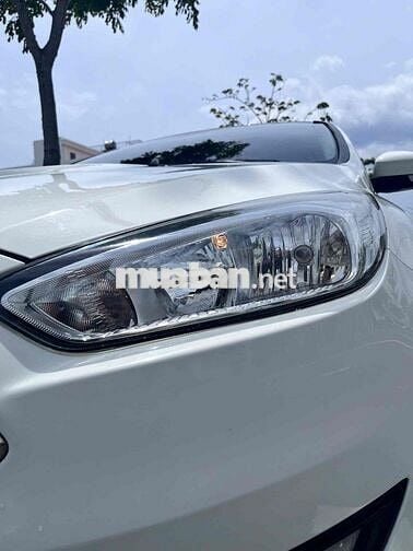 Ford Focus Hatchback 2018 Trắng 90000 km