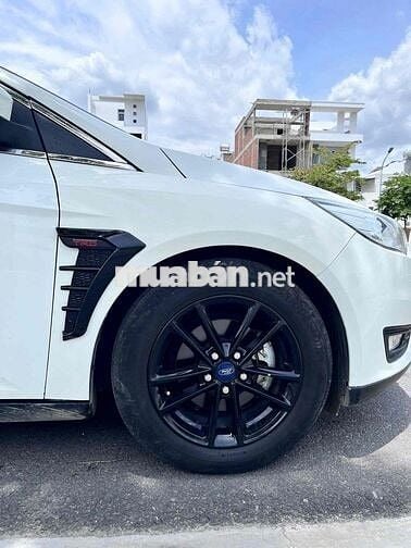 Ford Focus Hatchback 2018 Trắng 90000 km