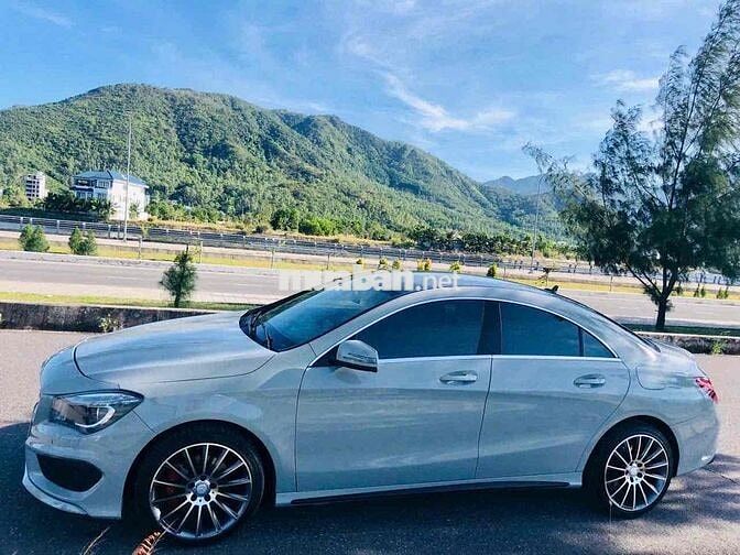 Mercedes-Benz CLA 200 2014 Sedan 80000 km Xám