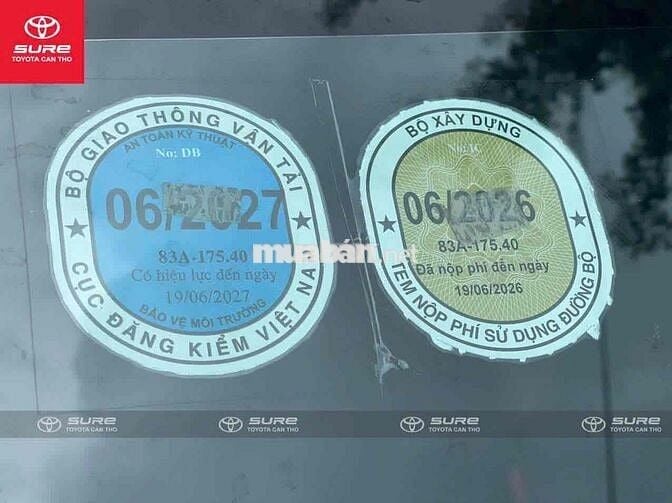 Toyota Innova Cross Hybrid 2024 Trắng 7 chỗ