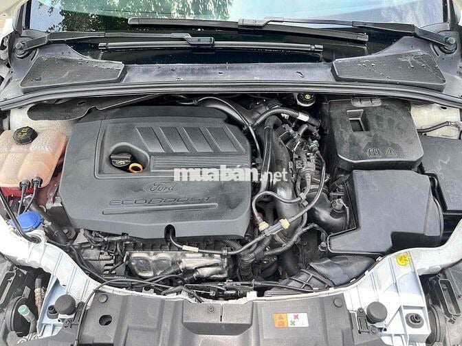 Ford Focus Hatchback 2018 Trắng 90000 km