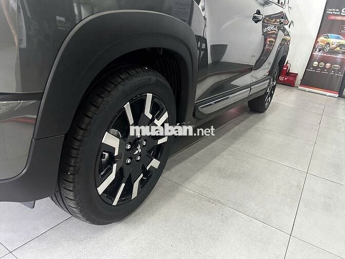 Mitsubishi Cross rẻ chưa từng có, giảm tới  99tr