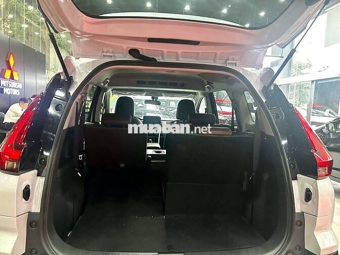Mitsubishi Cross rẻ chưa từng có, giảm tới  99tr