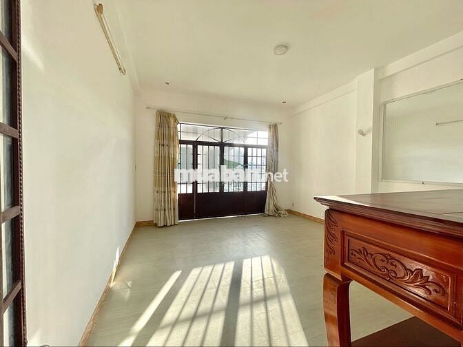 CHO THUÊ NHÀ KINH DOANH 4 TẦNG 6 PHÒNG LỚN KHU BÀN CỜ GIÁ 30 TRIỆU