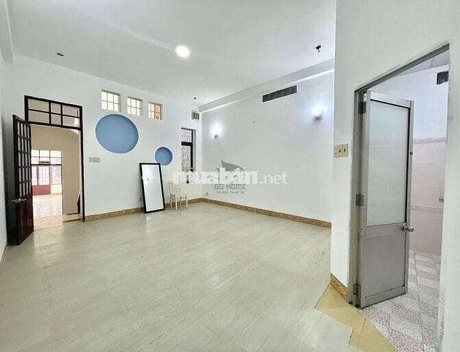 CHO THUÊ NHÀ KINH DOANH 4 TẦNG 6 PHÒNG LỚN KHU BÀN CỜ GIÁ 30 TRIỆU