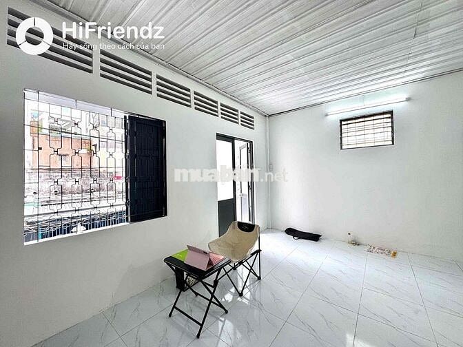 STUDIO BAN CÔNG SIÊU RỘNG MỚI KENG NGAY CMT8 - Q3