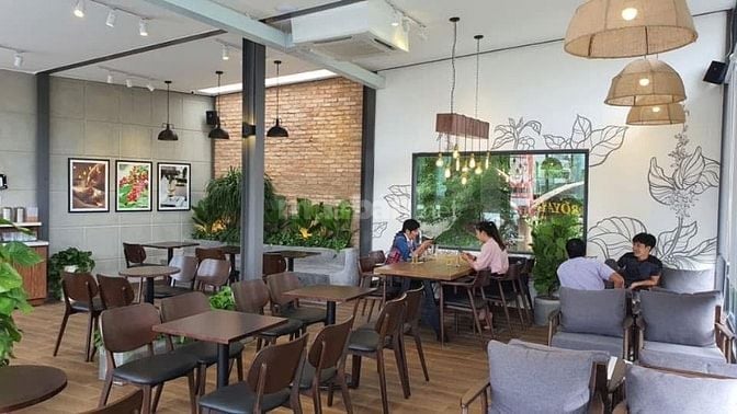 Sang quán Cafe máy lạnh 300m2 căn góc Lê Đức Thọ-Gò Vấp,lợi nhuận cao
