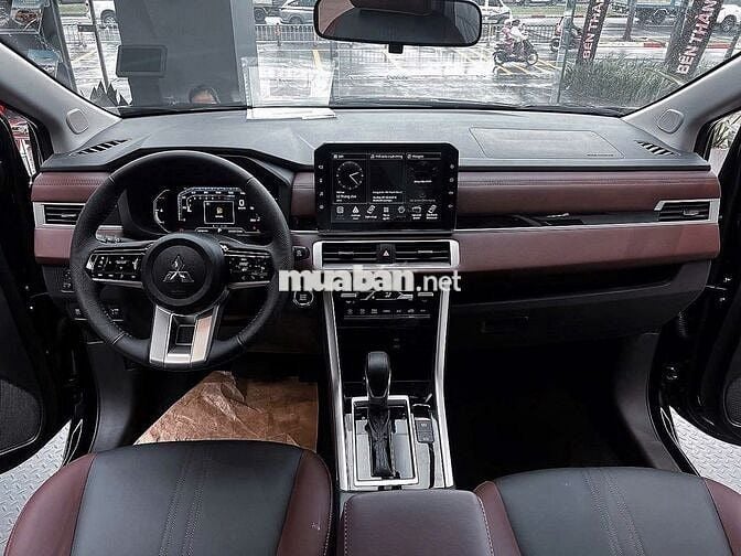 Mitsubishi Cross rẻ chưa từng có, giảm tới  99tr