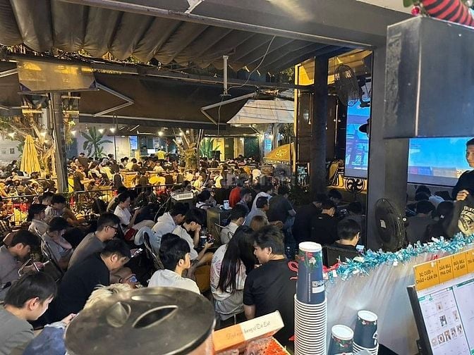 Sang quán Cafe máy lạnh 300m2 căn góc Lê Đức Thọ-Gò Vấp,lợi nhuận cao