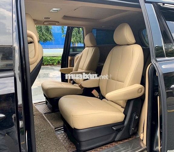 KIA SEDONA FULL DẦU 2018 XE CTY XUẤT HOÁ ĐƠN
