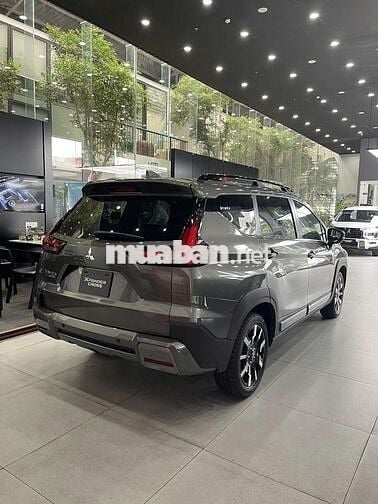 Mitsubishi Cross rẻ chưa từng có, giảm tới  99tr