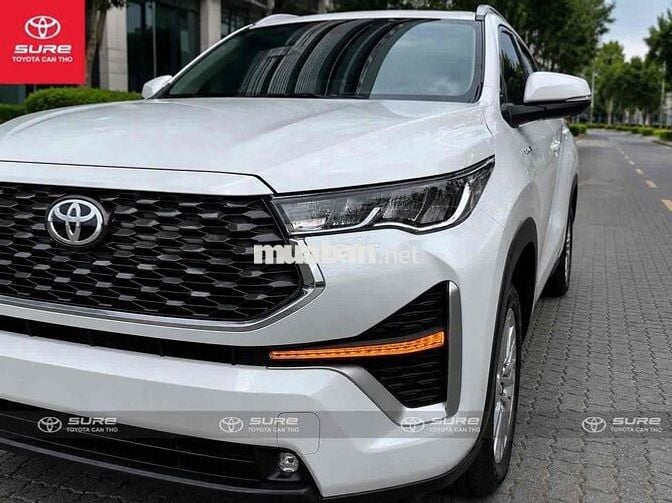 Toyota Innova Cross Hybrid 2024 Trắng ngọc trai