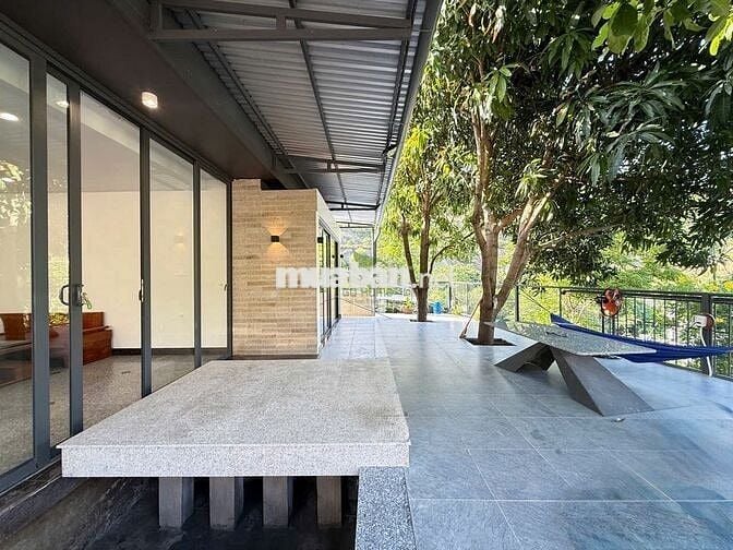 VILLA SÂN VƯỜN 400M2 VIEW NÚI KHU ĐẤT LÀNH GIÁ 22 TRIỆU/THÁNG