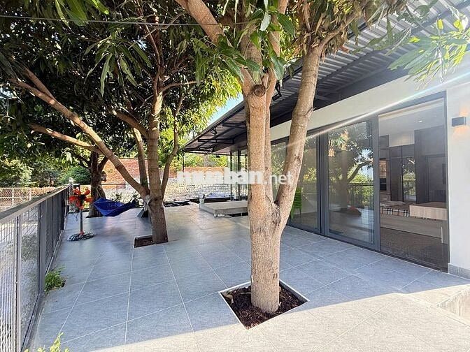 VILLA SÂN VƯỜN 400M2 VIEW NÚI KHU ĐẤT LÀNH GIÁ 22 TRIỆU/THÁNG