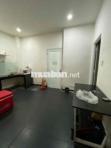 🔥 Cho thuê nhà mặt tiền đường Nguyễn Tri Phương, Quận 10 – tuyến đường