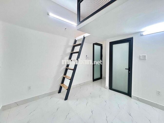 PHÒNG TRỌ BAN CÔNG GIÁ RẺ, CỬA SỔ TRỜI CÓ THANG MÁY, NHẬN NUÔI PET