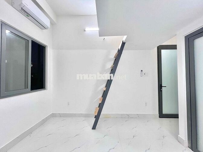 PHÒNG TRỌ BAN CÔNG GIÁ RẺ, CỬA SỔ TRỜI CÓ THANG MÁY, NHẬN NUÔI PET