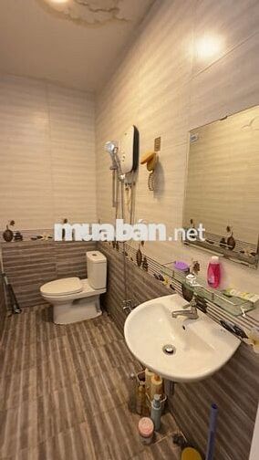 Phòng Quận 7 , Full Nt , Ban Công , Cửa sổ trời , Nhà Xe Rộng ,...vv